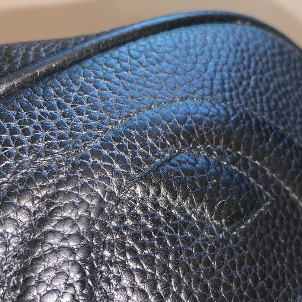 Gucci Black Pebbled Leather Crossbody Camera Bag with Tassel - Picture 16 of 16